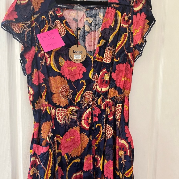Knee length boho print dress. - Picture 5 of 5